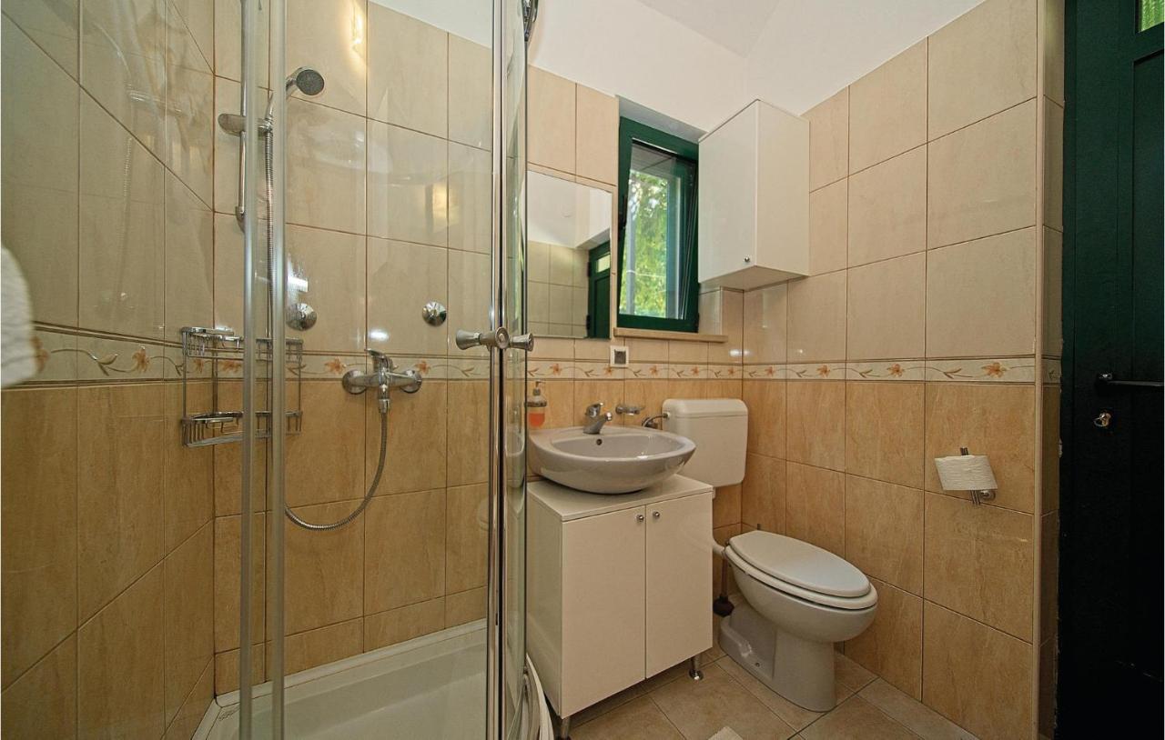 1 Bedroom Awesome Home In Postira Exterior photo